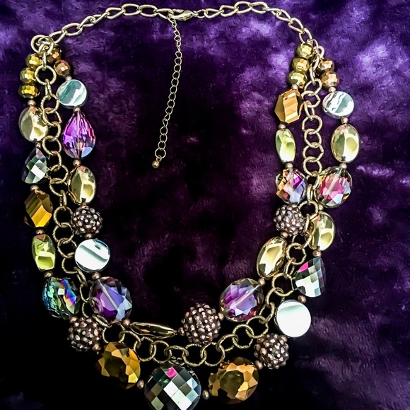 Accessories - Statement bling necklace